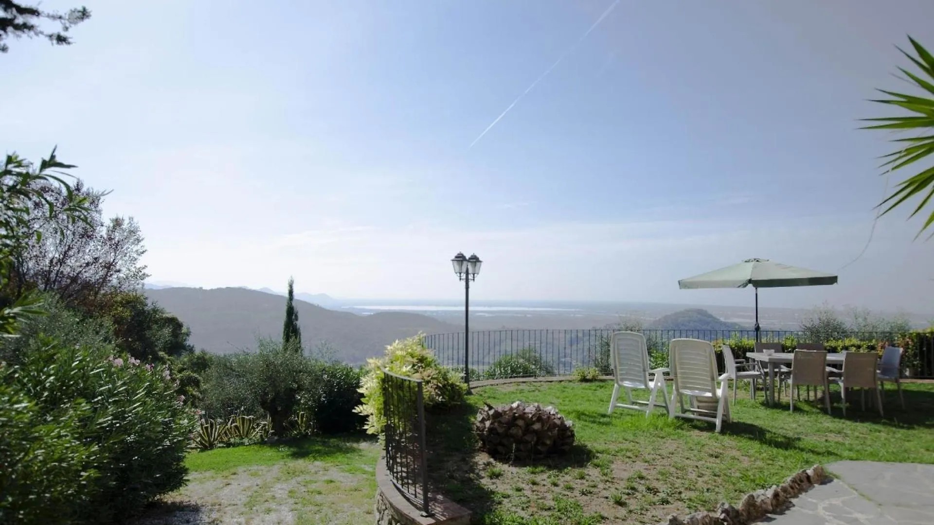 Schoenes Ferienhaus In Bargecchia Mit Grossem Garten Corsanico-Bargecchia Holiday home