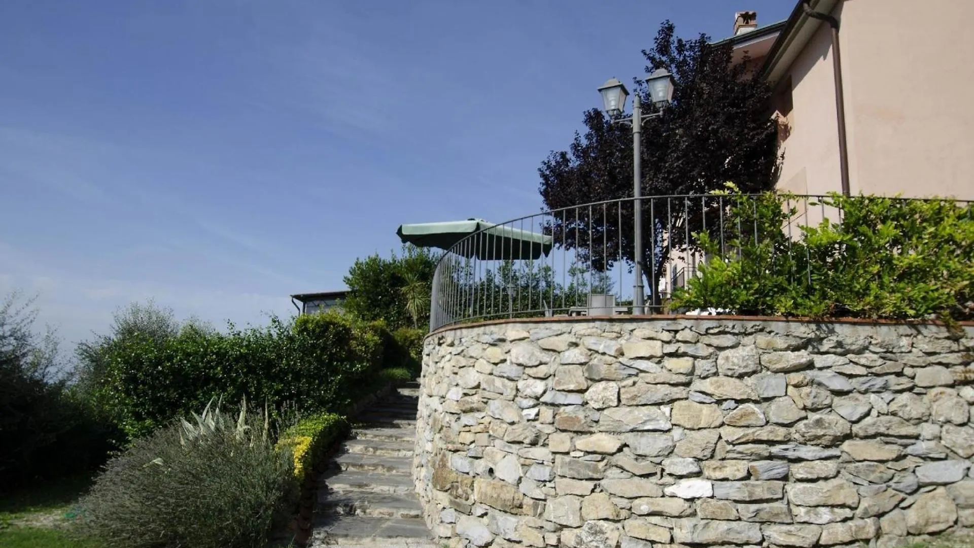 Schoenes Ferienhaus In Bargecchia Mit Grossem Garten Corsanico-Bargecchia Holiday home